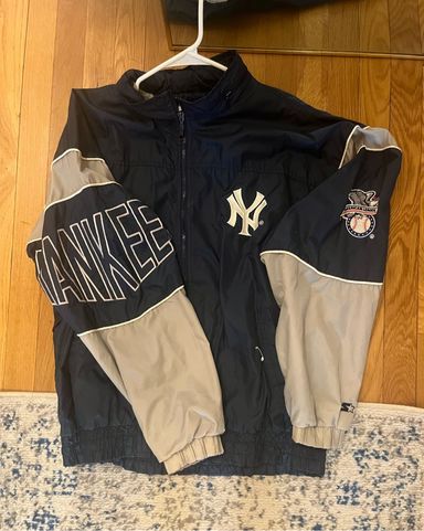 New York Yankees フード付きジャケット New York Yankees フード付きジャケット