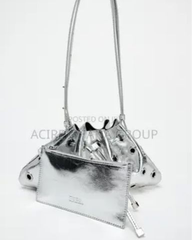 堅実な究極の Zara Metallic Silver Clutch | Pickle ウィッグ・エクステ