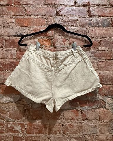●Sienne● Puglia Pocket Shorts Beige S4UPT098 Katie Suede Mini Shorts - Beige – Peppermayo