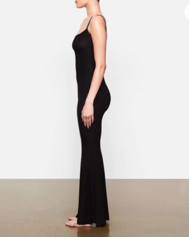 Skims SOFT LOUNGE LONG SLIP DRESS Black | Pickle