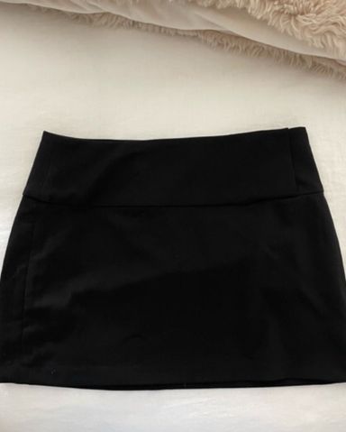 Aritzia Sunday Best Tatiana Skirt | Pickle