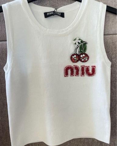 豪華で新しい Miu Miu Tank Top | Pickle トップス