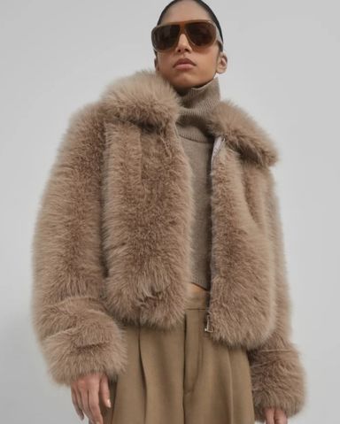 Alo Yoga☆Opulent Faux Fur Statement Jacket オーツ ファー Opulent Faux Fur Statement Jacket - Black | Parallel