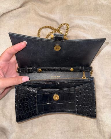 Balenciaga gossip wallet on chain | Pickle