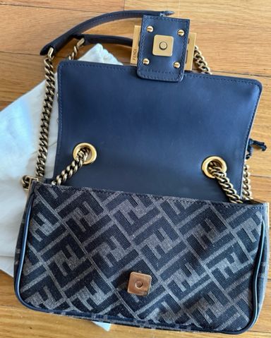 FENDI ショルダーバッグ FENDI FIRST MIDI Fendi First Midi Bag | Pickle