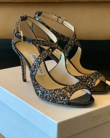 JIMMY CHOO ブラック　ゴールド ジミーチュウ 長財布（かぶせ蓋） ニノ スタースタッズ ブラック