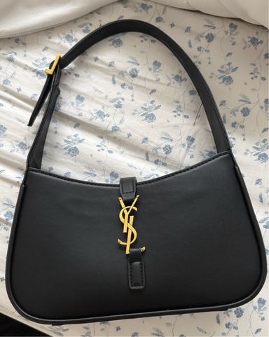 YSL【入手困難】上質な革&高級感漂う★LE 5 A 7 HOBO BAG★全種 Saint Laurent - Le 5 à 7 Supple Large Black Smooth Leather Hobo