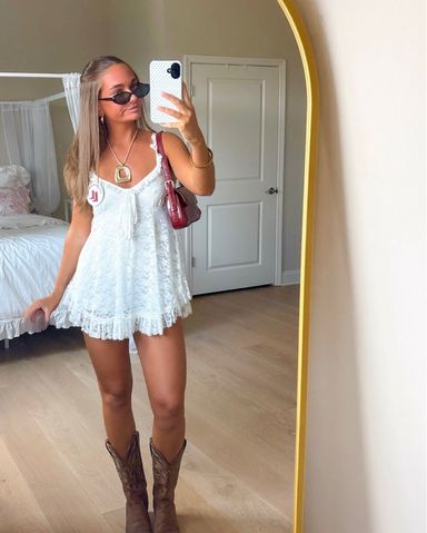 極美品 ホリデイ KUMA クマ LACE VOLUME MINI DRESS 極美品 ホリデイ KUMA クマ LACE VOLUME MINI DRESS Mimi Mini