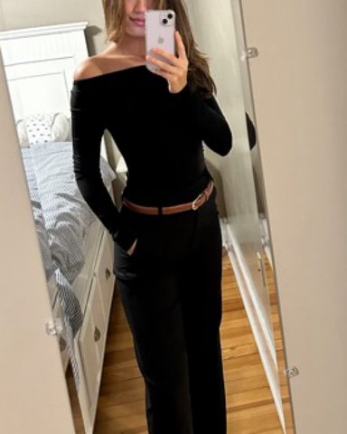 JACQUEMUS ブラック tops Jacquemus Black Ribbed Long Sleeve Top with Metal Logo