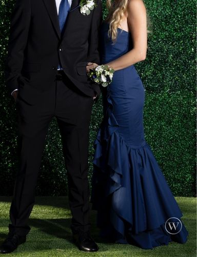Mac duggal 大人ネイビーVネックラッフルトリム ロングドレス 紺 Mac Duggal Ruffle Tiered Navy Gown | Pickle